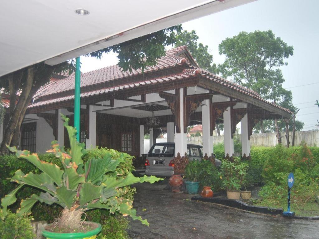 Sadinah Sahid Josodipuro Hotel Colomadu Kültér fotó