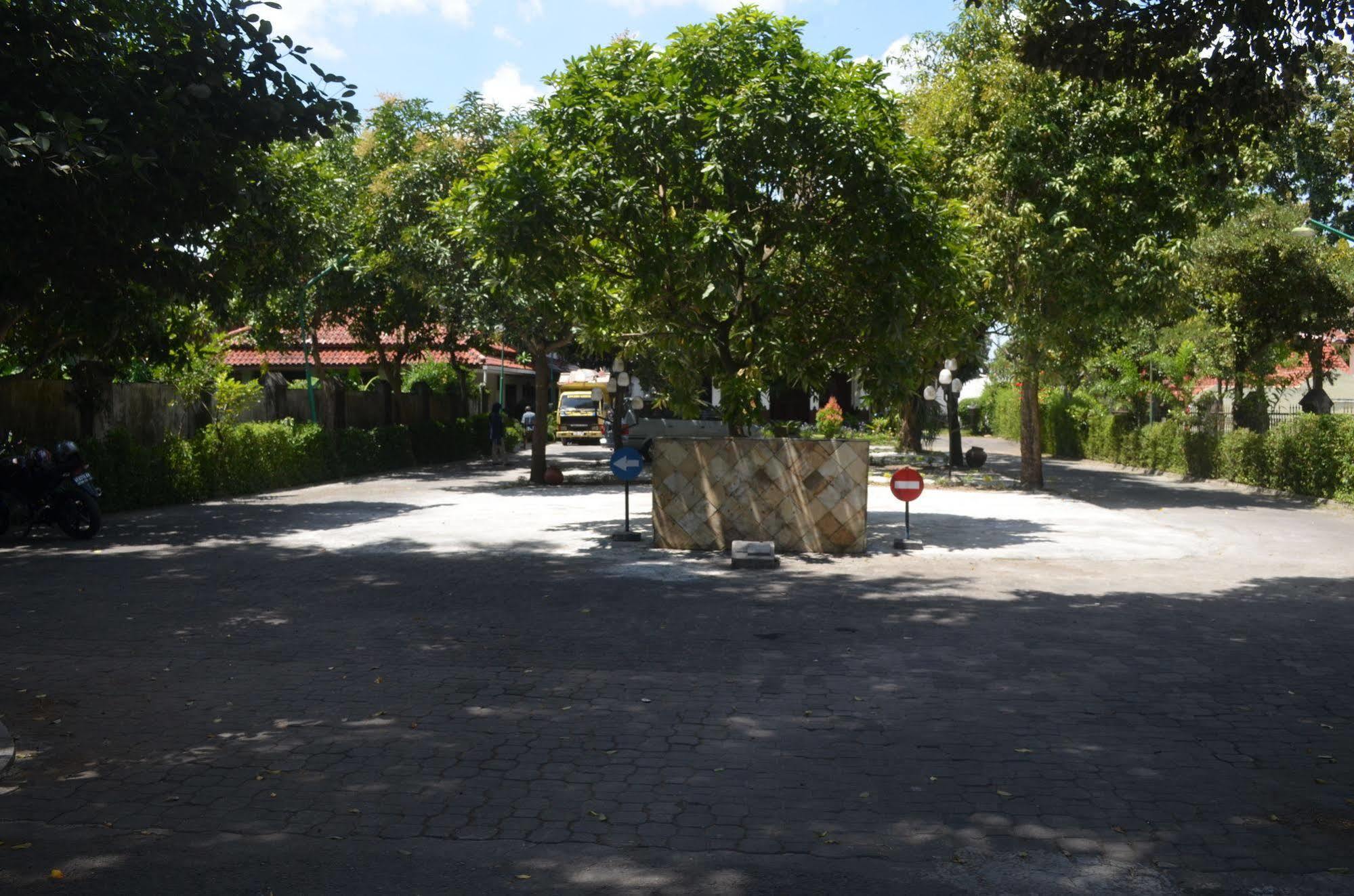 Sadinah Sahid Josodipuro Hotel Colomadu Kültér fotó